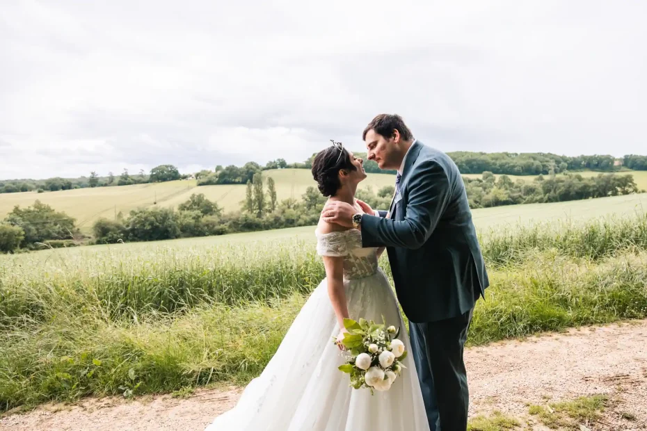 Photographe de mariage à Toulouse pendant la séance photo couple avec les mariés Solène et Anoulak